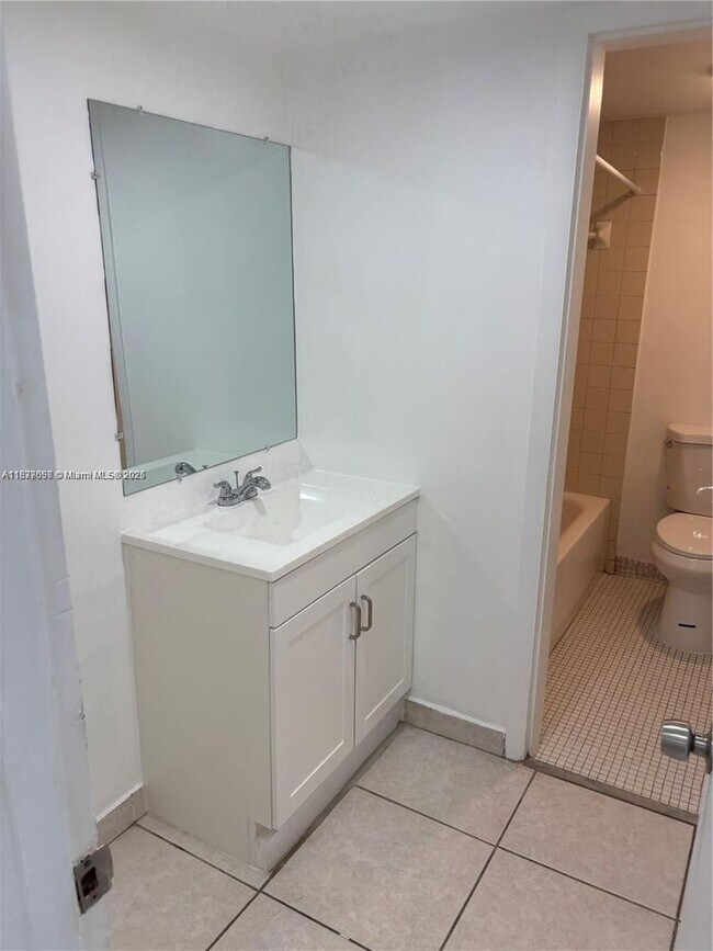Building Photo - 9651 SW 77th Ave