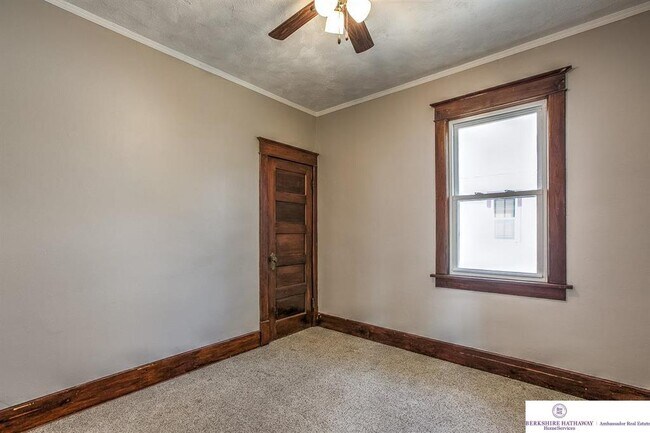 Building Photo - 2125 S 35th Ave