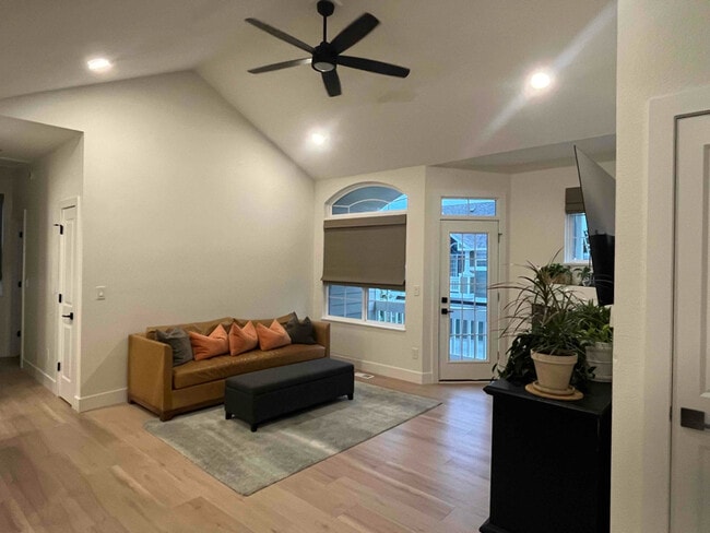 Building Photo - 1206 Carlyle Park Cir