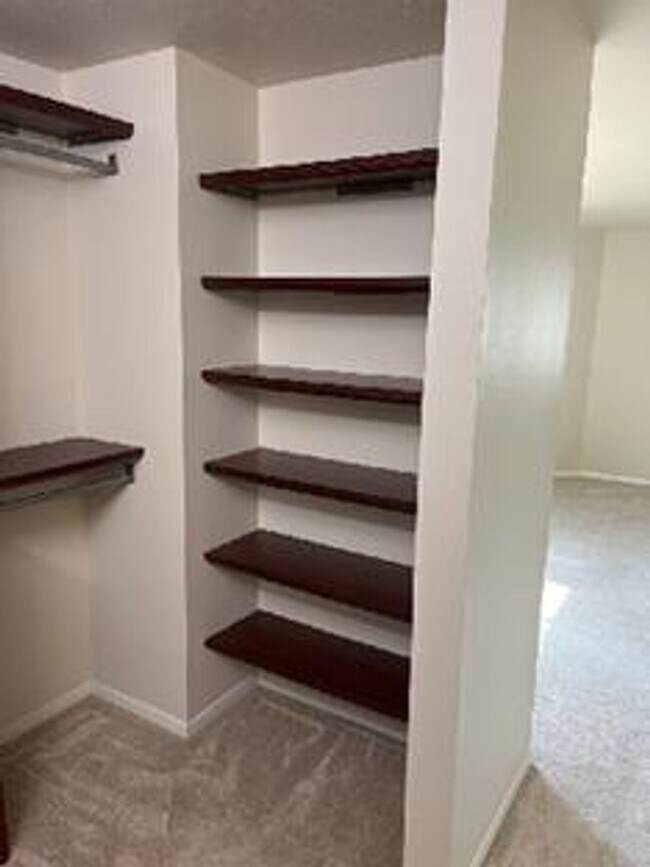 Building Photo - 3 Bed 2.5 Bath Single-Family Home on Cul-De-Sac w/ Large Fenced Backyard, Garage