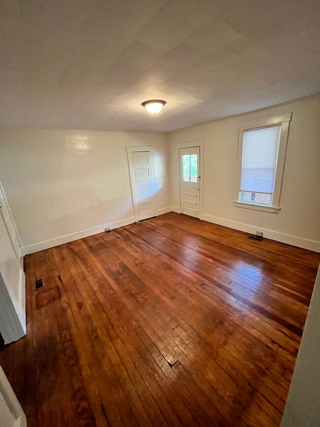 Building Photo - 774 Weaver St