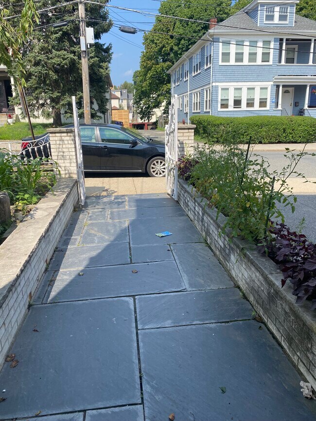 Building Photo - 41 High St