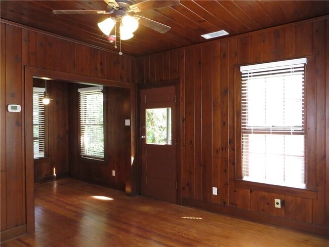 Building Photo - 3306 Harris Park Ave