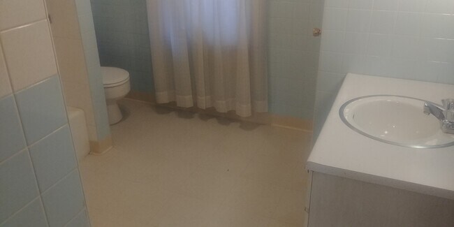 Building Photo - 727 Michigan Ave