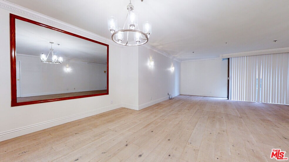 Building Photo - 10660 Wilshire Blvd