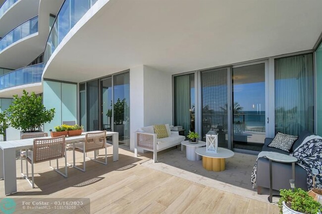 Building Photo - 1116 N Ocean Blvd
