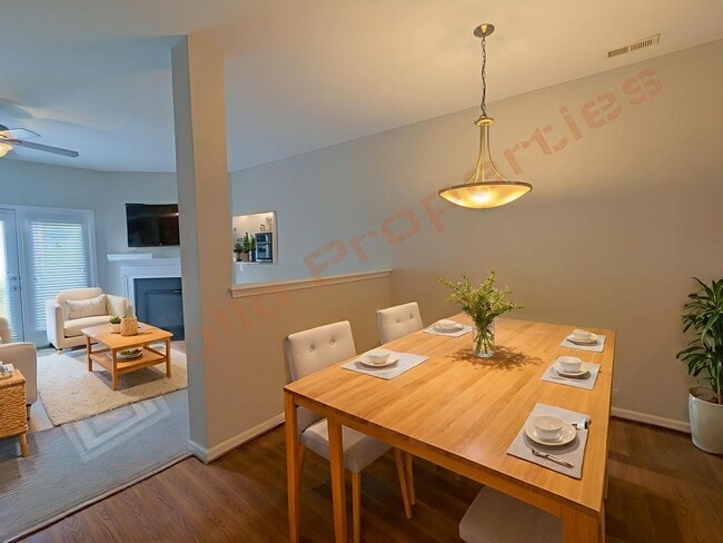 Building Photo - Great Location 3 Story 3 Bedroom, 3.5 Bath...