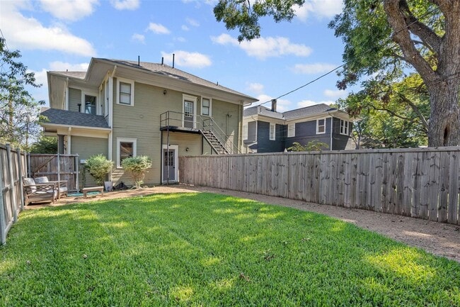 Building Photo - 301 S Edgefield Ave