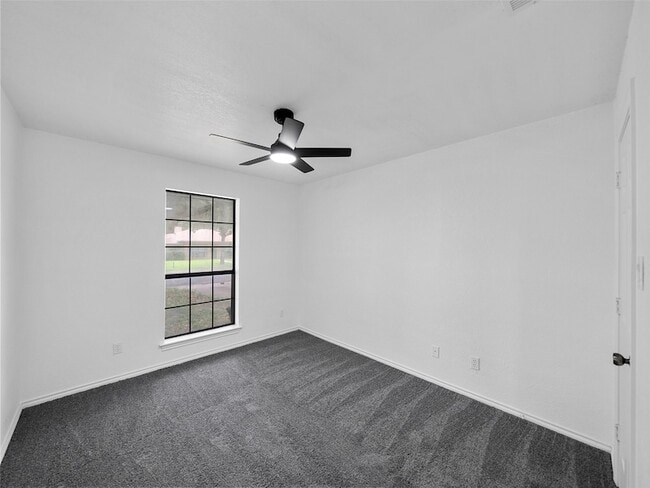 Building Photo - 2219 N Lake Trail