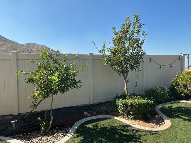 Building Photo - Riverside Home