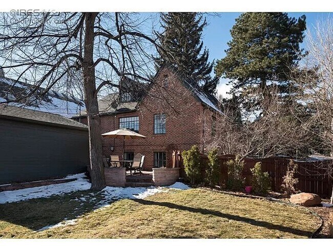 Building Photo - Stunning 4 bed, 2 bath Boulder Home Near Chautauqua! Available July 5th!