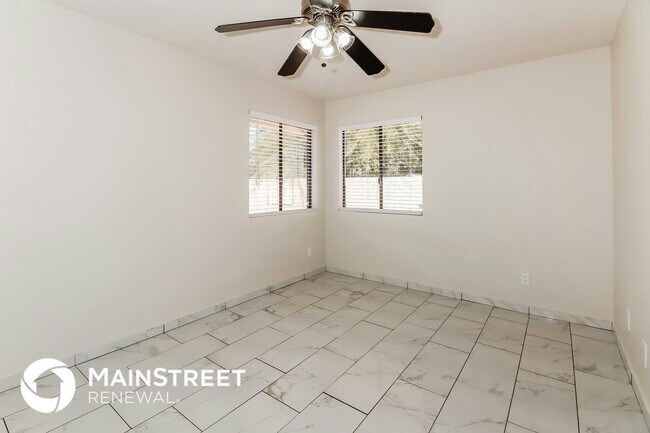 Building Photo - 1576 W Highsmith Dr