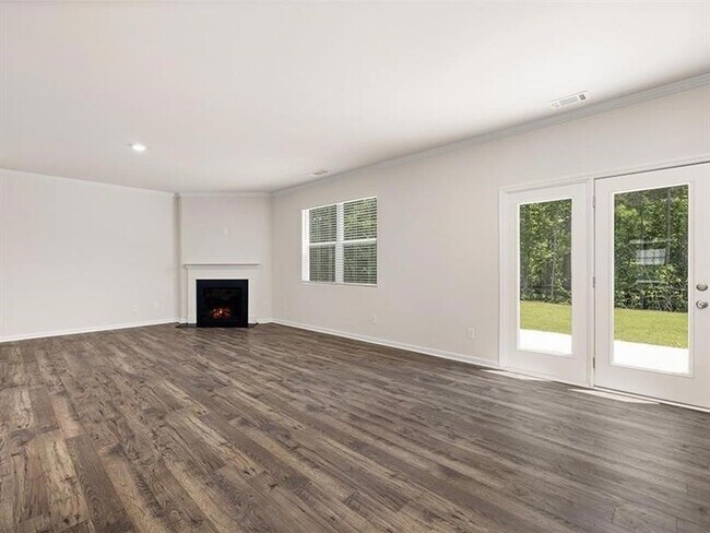 Building Photo - 167 Fernbrook Trl