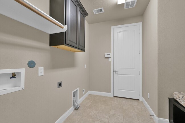 Building Photo - 21303 Hubbard Run Dr