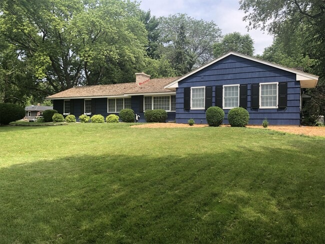Primary Photo - 5826 Barton Rd