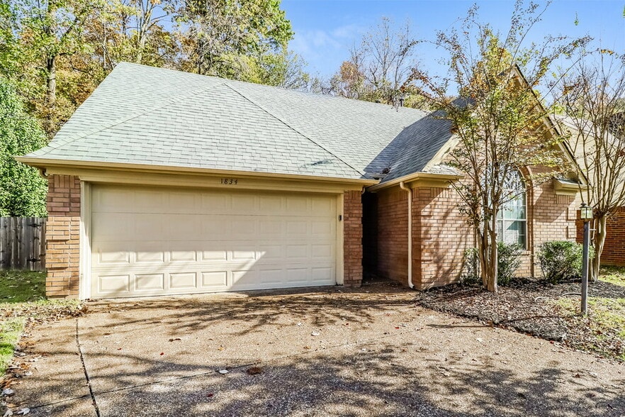 Building Photo - 1834 Dewars Cove N