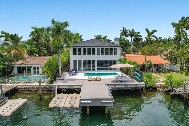 Building Photo - 257 N Coconut Ln