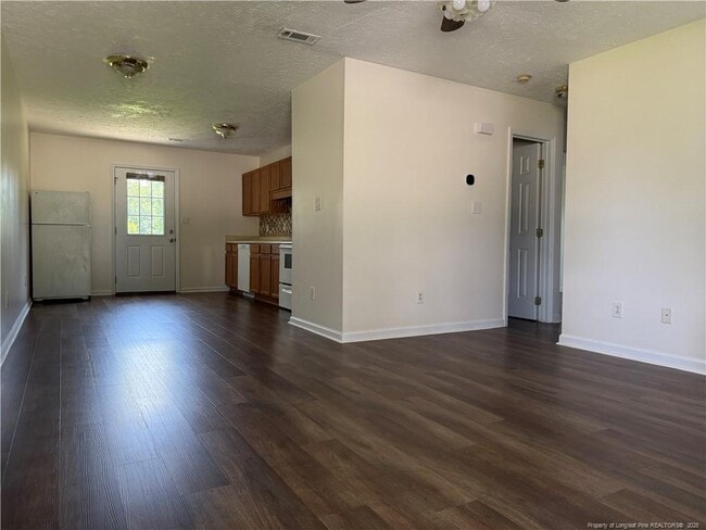 Building Photo - 203 Centipede Ln