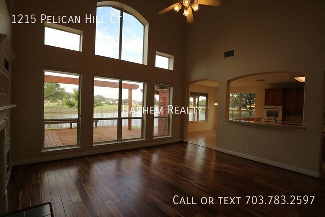 Building Photo - 1215 Pelican Hill Dr