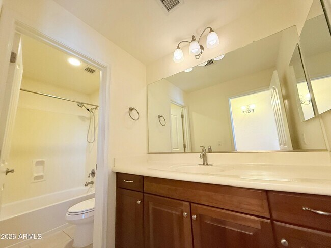 Building Photo - 3663 E Sparrow Pl