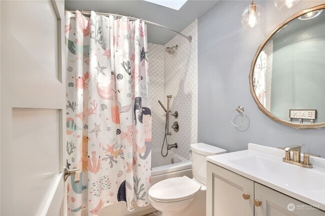 Building Photo - Well Maintained 3 Bed 2.5 Bath for Rent!