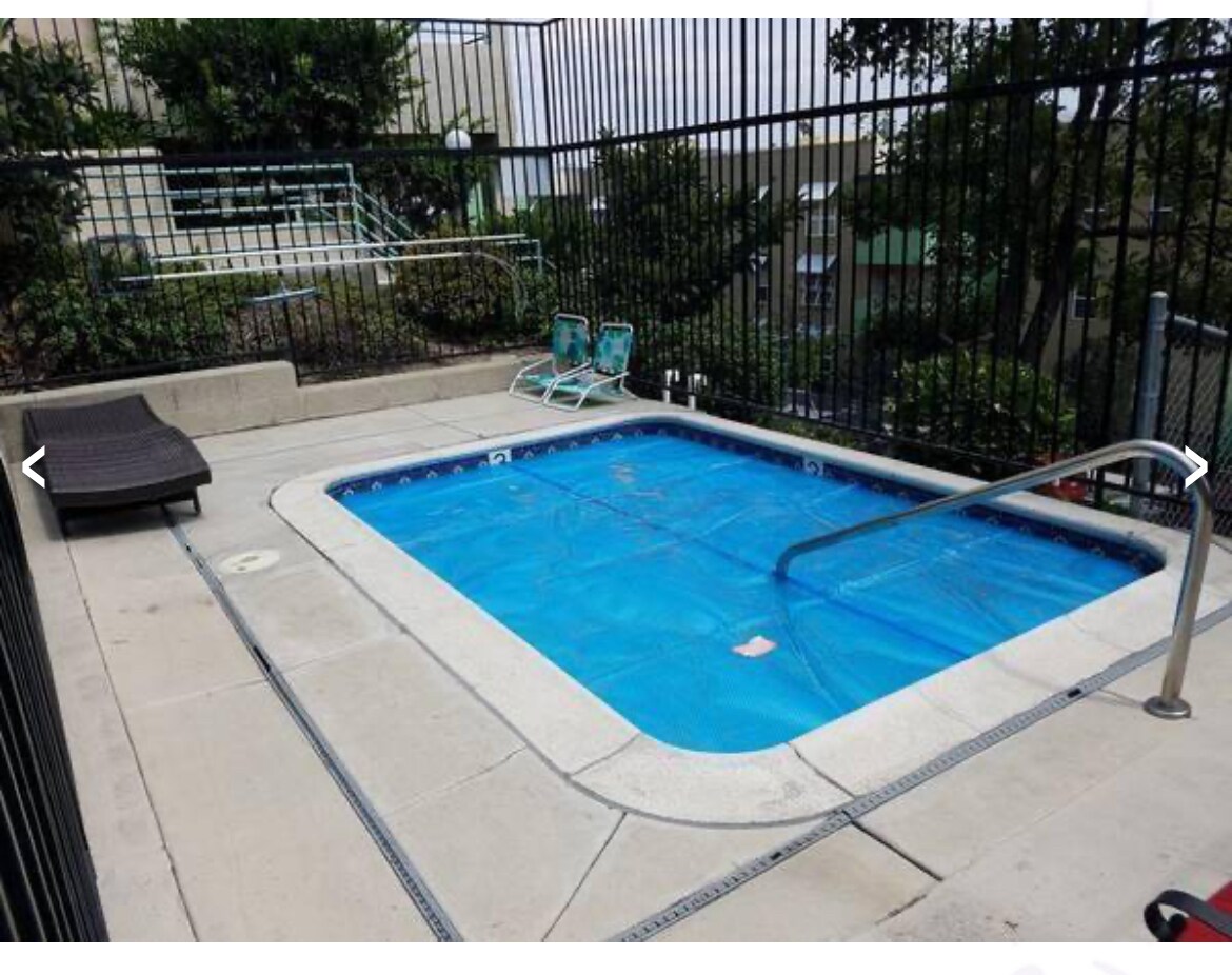 Jacuzzi - 3760 Florida St