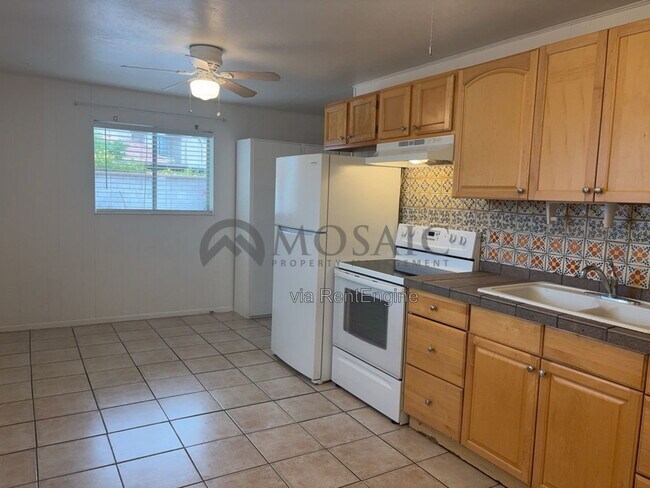 Building Photo - 1425 N 85th Pl