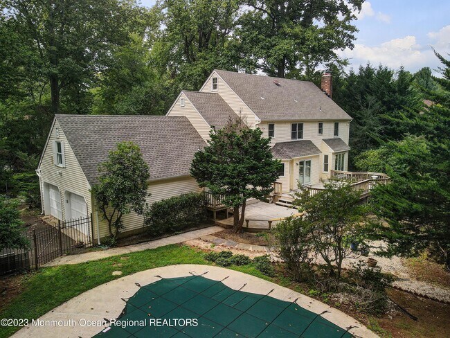 Building Photo - 18 Seven Oaks Dr
