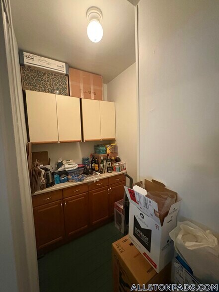Building Photo - 22 Weitz St