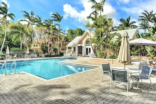 Building Photo - 1050 Crystal Way