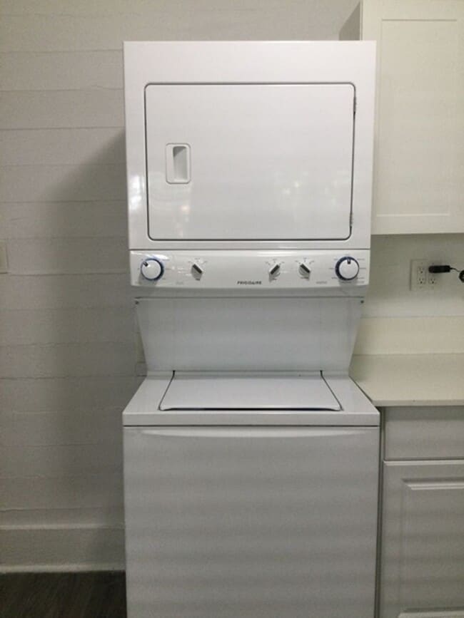 Building Photo - Old Town Location - 1 bed / 1 bath Apartment