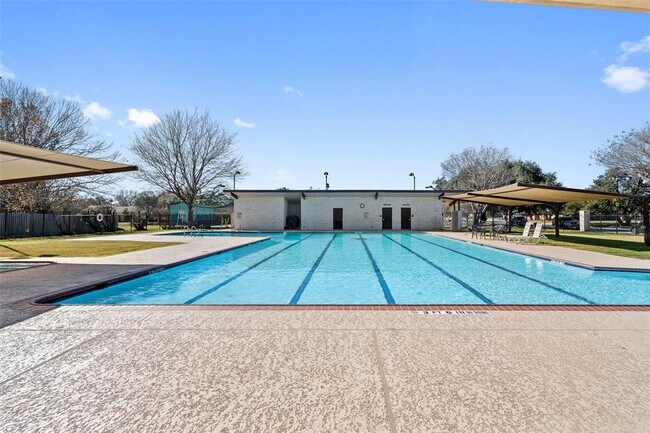 Building Photo - 7202 Squirrel Oak Cir