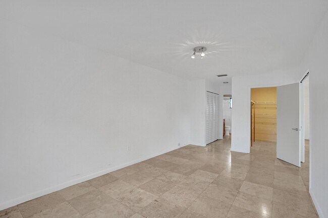 Building Photo - 2514 Taylor St