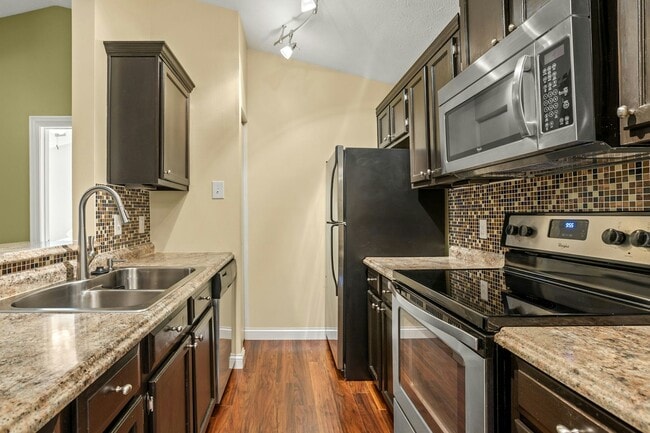 Building Photo - 4530 Village Ct