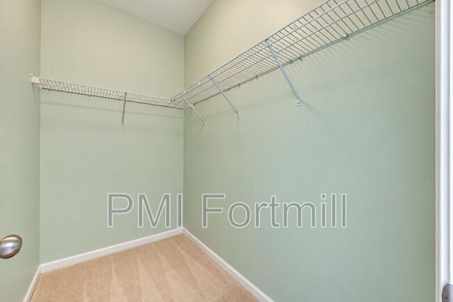 Building Photo - 1080 Crescent Moon Dr