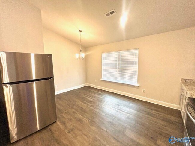 Building Photo - 14254 Wildflower Dr