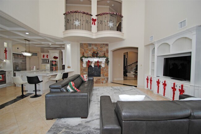 Building Photo - 15823 Medina Lake Ln