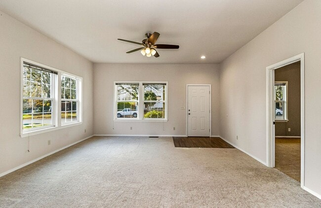 Building Photo - Historic Charm in the Heart of Snohomish