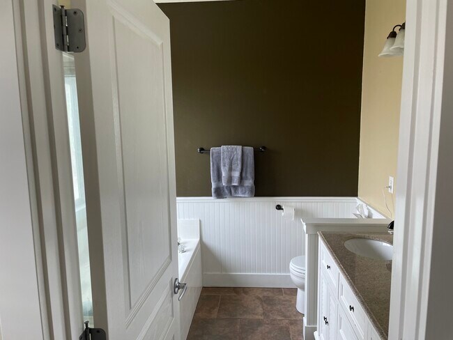 Building Photo - 2263 N Eagle Creek Ln