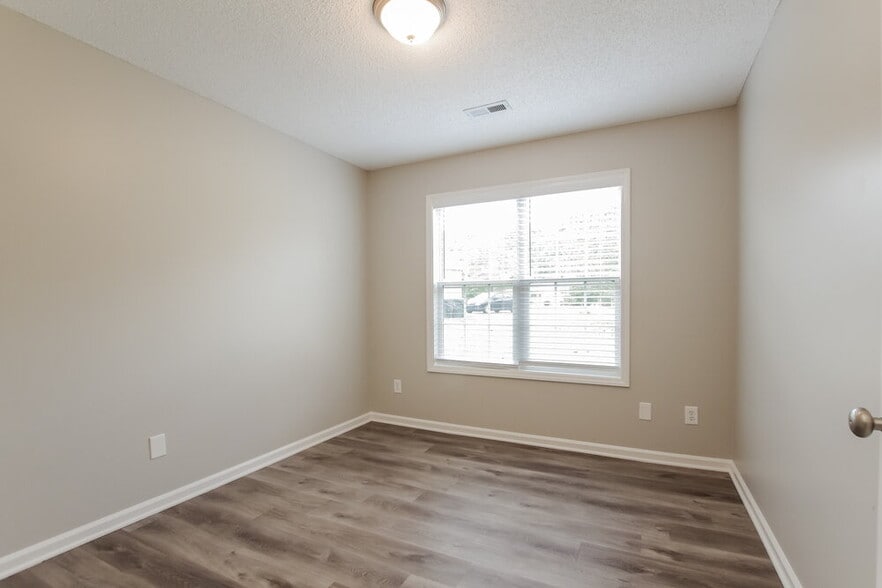 Building Photo - 2133 Millstone Ln