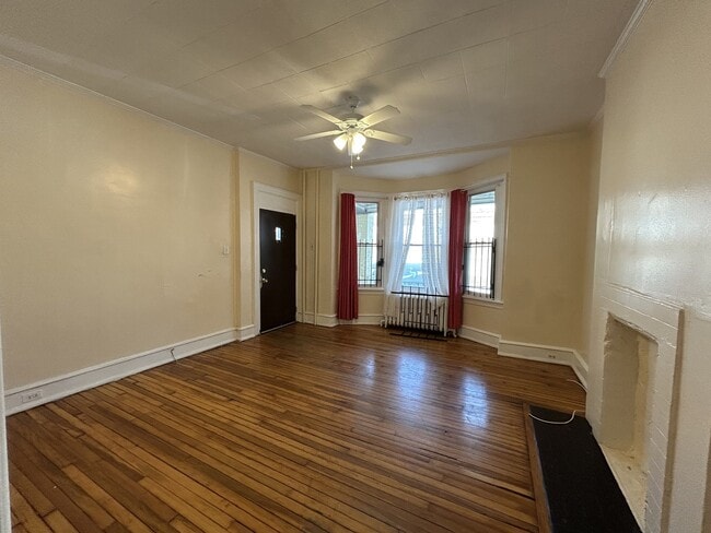 Building Photo - 252 W 72nd St
