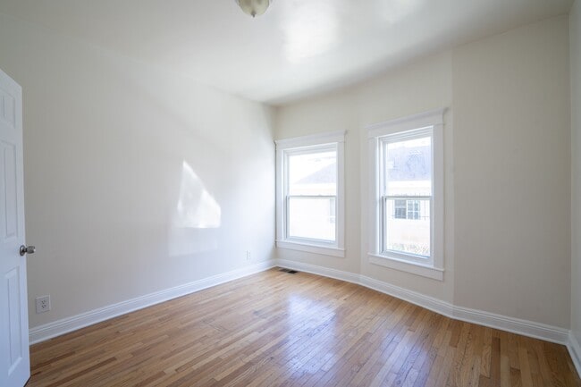Building Photo - 4051 Normandie Ave