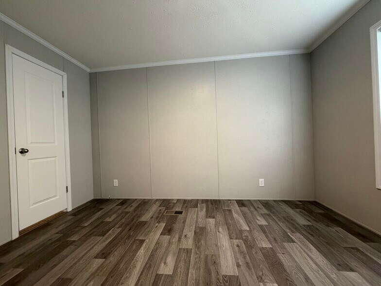 Building Photo - 1539 Huron Ct