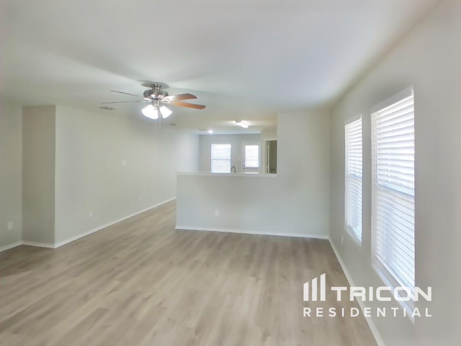 Building Photo - 439 Eisenhower Ln