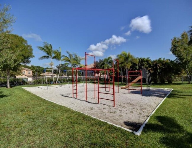Building Photo - 6140 Santa Margarito Dr