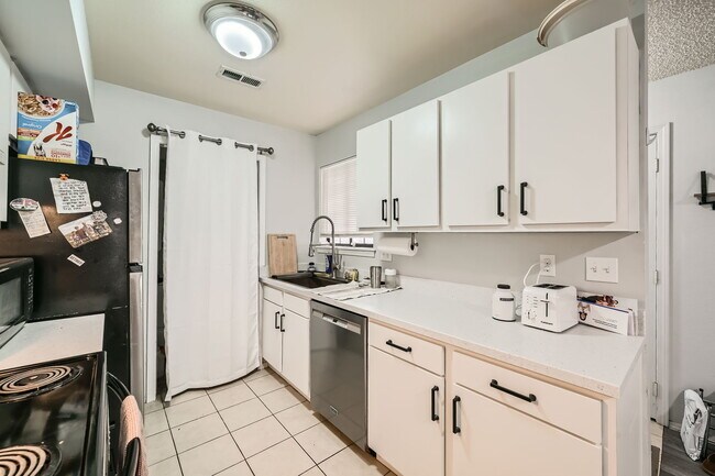 Building Photo - 961 Tampico Ct