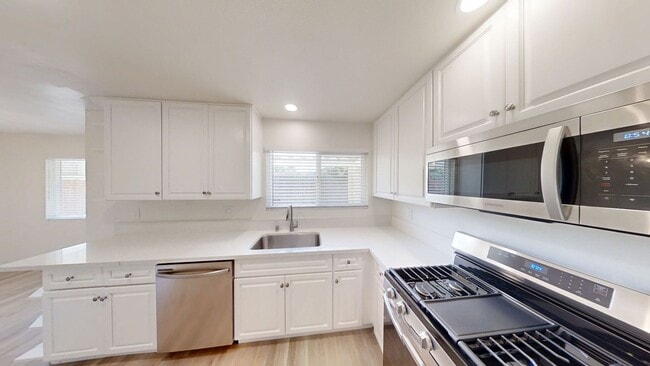 Building Photo - Peacock Valley HOA 2 Bedroom 1 Bathroom  5...