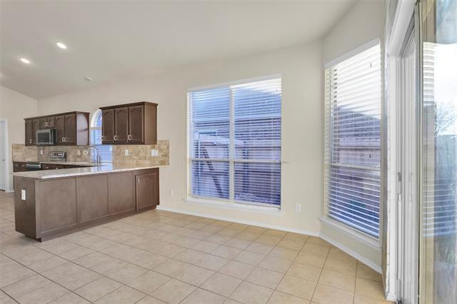 Building Photo - 832 Pebblecreek Dr