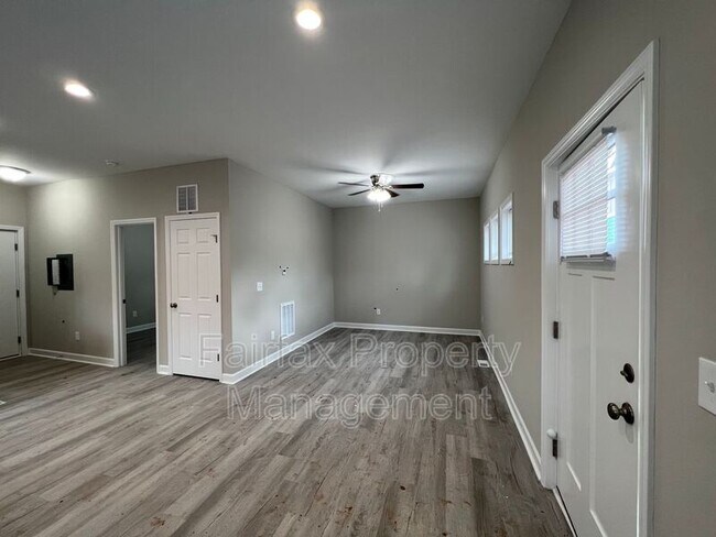 Building Photo - 2305 Owen St