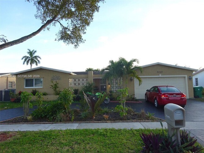 Building Photo - 9240 SW 56th St